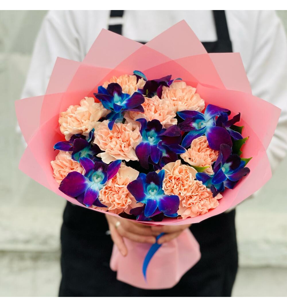 Орхидеи. Диантусы. Авторский букет